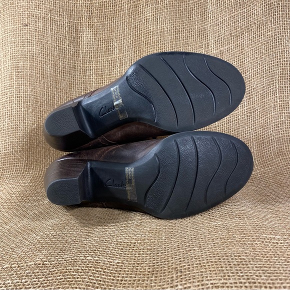 Clarks ankle boots lace up leather booties heels brown distressed women 8.5 B - Picture 9 of 14